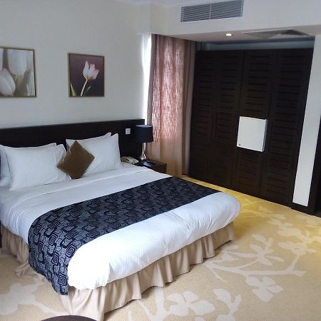 Hotel Golden Tulip Ibadan Esterno foto