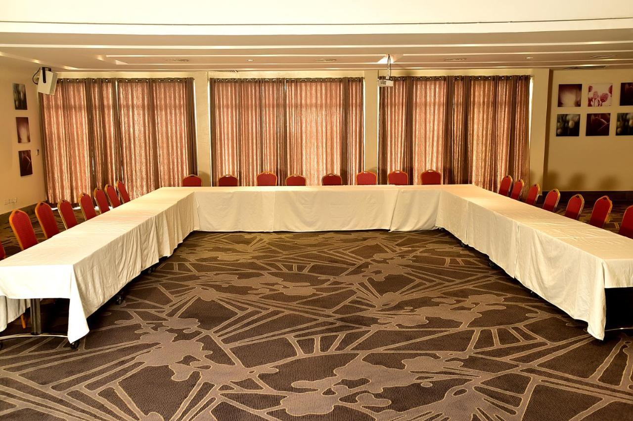 Hotel Golden Tulip Ibadan Esterno foto