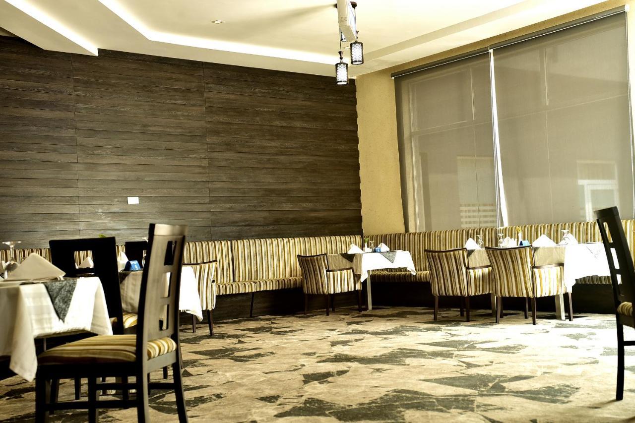 Hotel Golden Tulip Ibadan Esterno foto