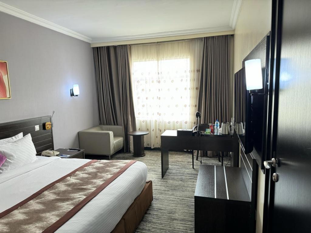 Hotel Golden Tulip Ibadan Esterno foto