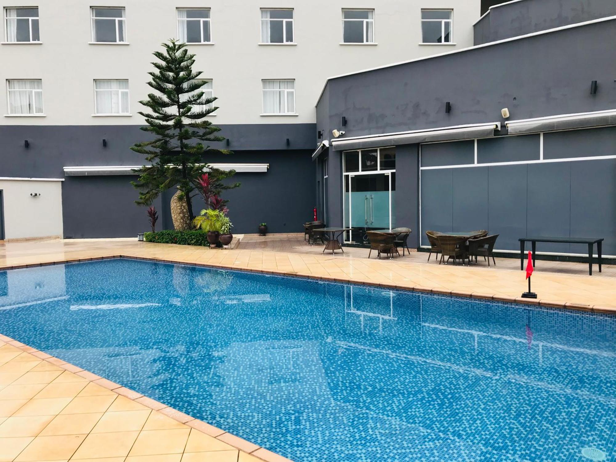 Hotel Golden Tulip Ibadan Esterno foto