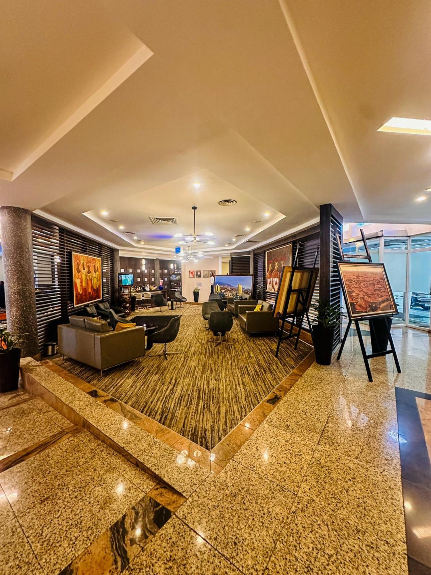 Hotel Golden Tulip Ibadan Esterno foto