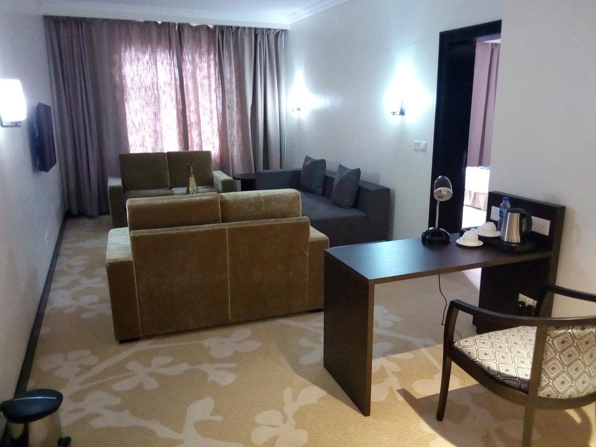 Hotel Golden Tulip Ibadan Esterno foto