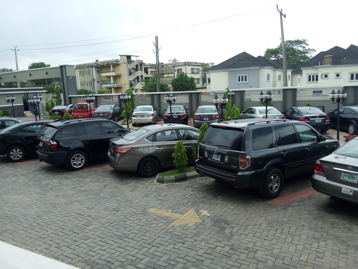 Hotel Golden Tulip Ibadan Esterno foto