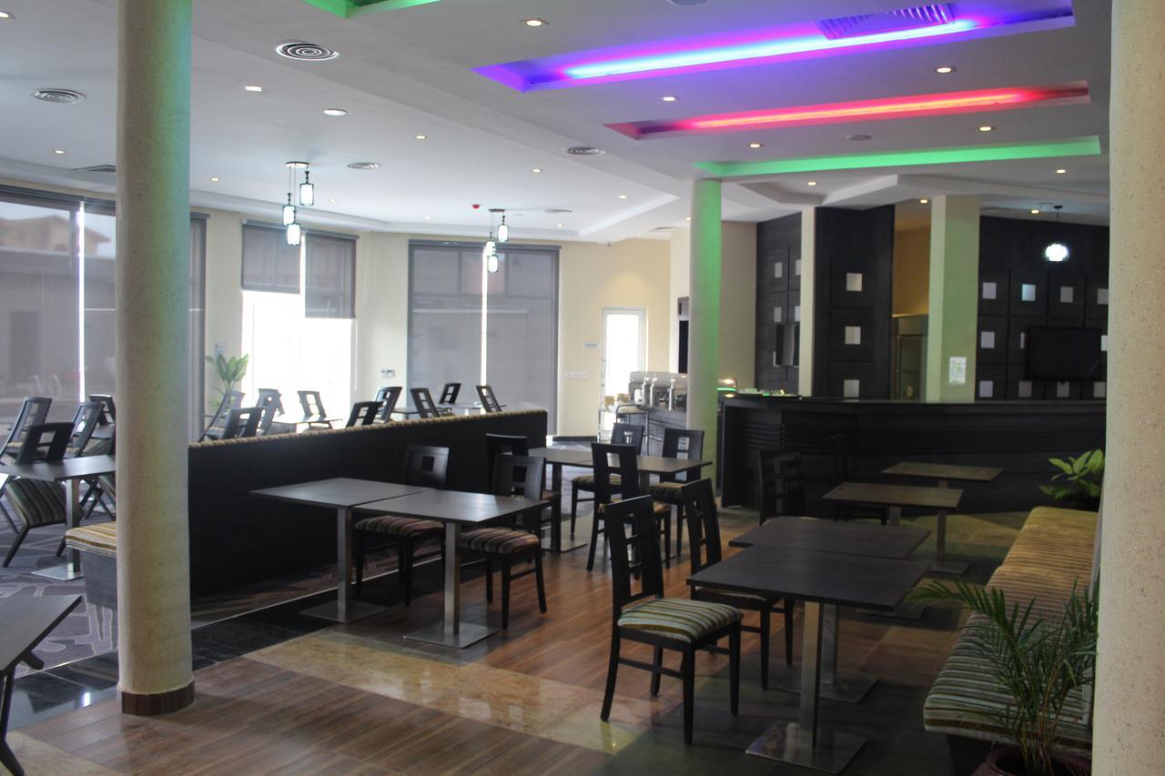 Hotel Golden Tulip Ibadan Esterno foto